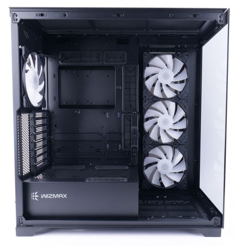 상단에는 420mm 크기의 라디에이터를 장착할 수 있으며, 측면에도 420mm 크기의 라디에이터를 장착할 수 있다. 측면에는 140mm 쿨링팬 3개가 기본으로 장착되어 있고 그래픽카드 지지대가 기본으로 제공된다.