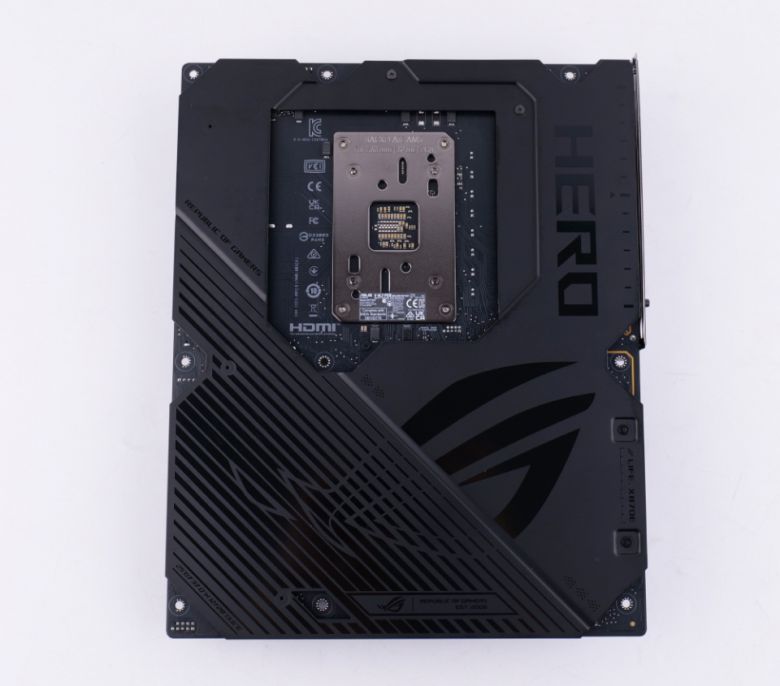 8중 PCB 기판으로 뛰어난 안정성을 지녔다.