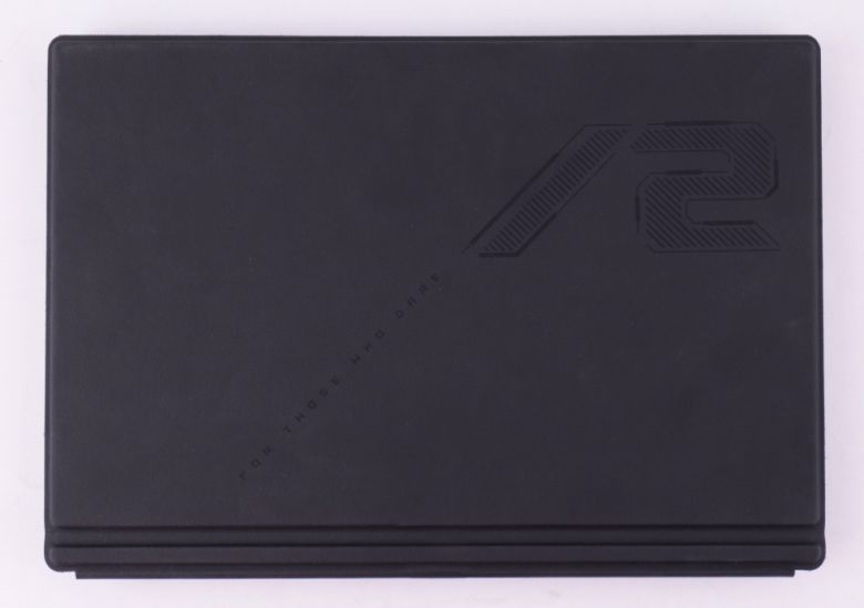 키보드 뒷면에는 게이밍 노트북 같은 느낌의 무늬가 그려져 있다.