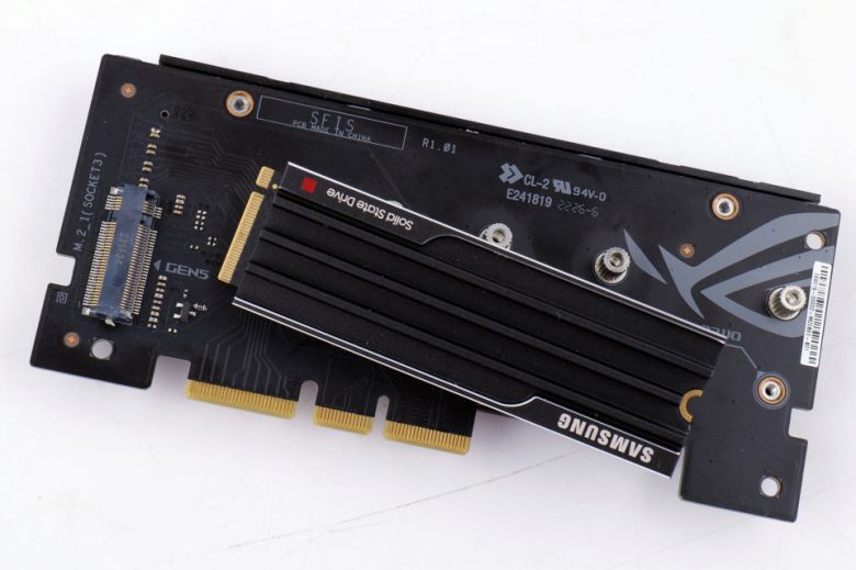 이 SSD는 PCIe 5.0x4 2.0 인터페이스를 지원하기에 최신 메인보드와도 우수한 궁합을 보이는 것은 물론 PCIe 4.0 기기와도 하위호환이 가능하다.