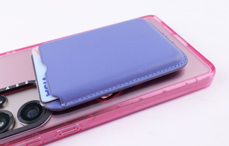 마그네틱 기능이 적용돼 다양한 마그네틱 액세서리를 적용할 수 있다.