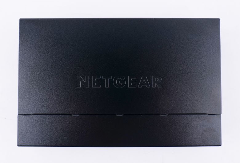 간결한 디자인에 튼튼한 메탈 재질이 적용됐다.