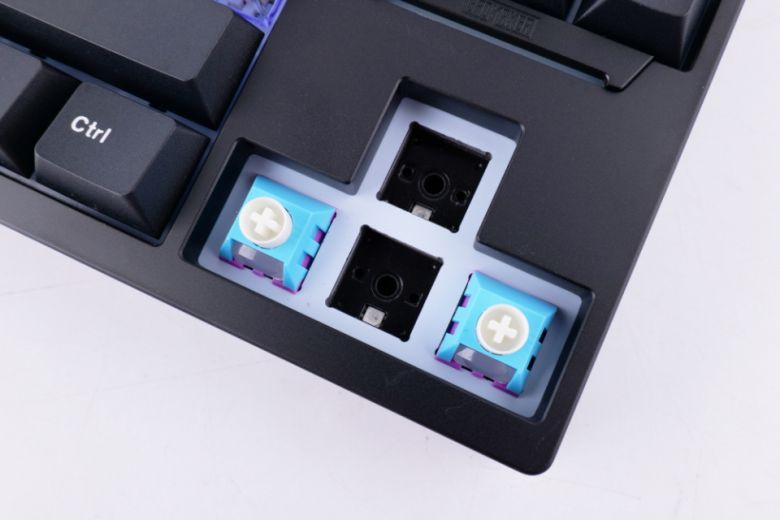 일반적인 스위치를 사용할 수는 없고 유도 스위치만 작동된다.