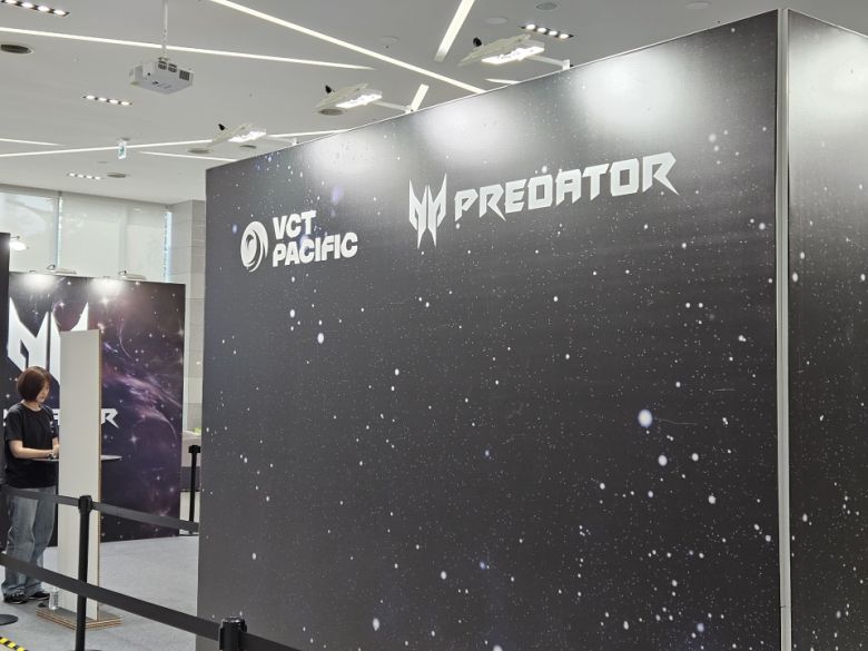 제품들을 직접 체험하고 이벤트에 참여할 수 있는 부스