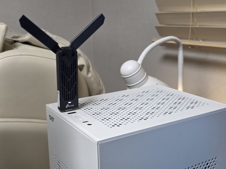 미니 ITX 데스크톱 PC에 직접 연결해봤다.