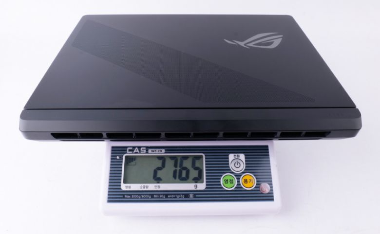 실제 측정한 무게는 2,765g이었다.