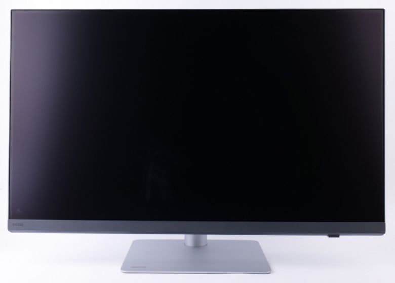 틸트, 스위블, 피벗, 엘리베이션을 지원한다.