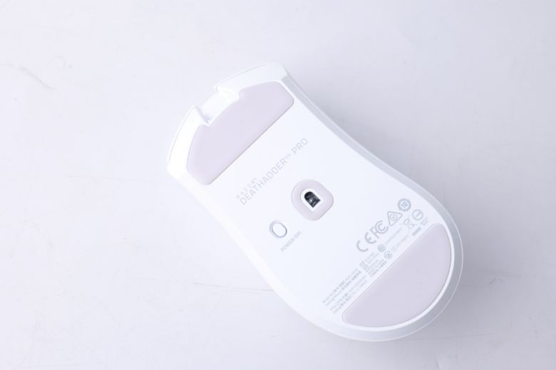 데스에더 V4 프로에는 ‘레이저 포커스 프로 45K 옵티컬 센서 2세대’를 적용해 더욱 진보한 성능을 보인다.