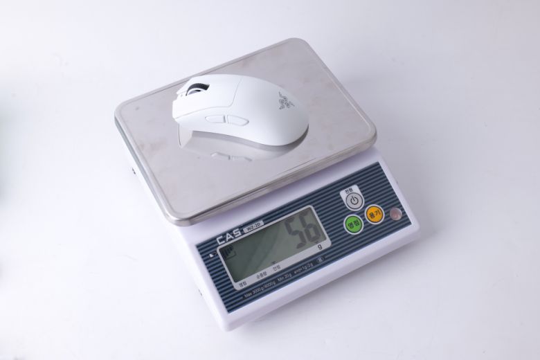 놀라운 점은 무게에 있다.