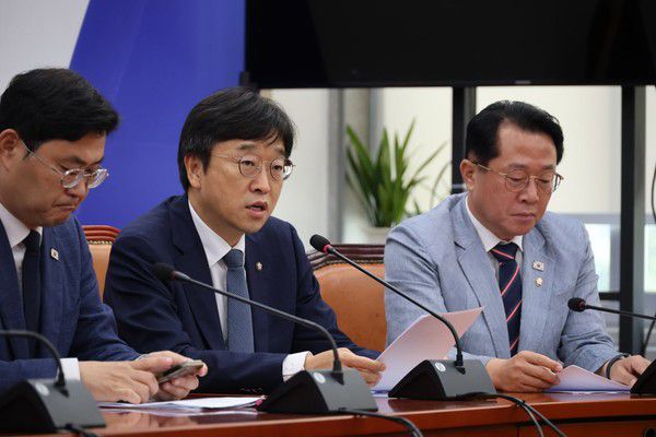 이용우 더불어민주당 의원이 원내대책 회의에서 발언하고 있다. 사진=이용우 의원실