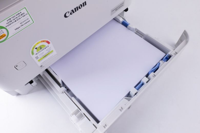 최대 250매까지 넣어둘 수 있다.