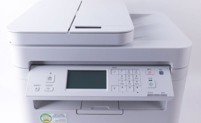 정면에 있는 패널은 각도 조절이 가능하다.