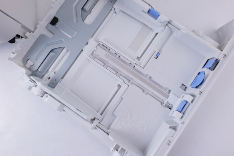 용지함에는 다양한 크기의 용지를 넣을 수 있다.