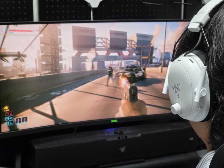 이어서 THX 공간 음향 기능을 켜고 PC로 ‘사이버펑크 2077’을 플레이했다.