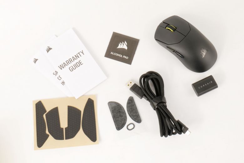 세이버 v2 프로의 구성품을 살펴보자.