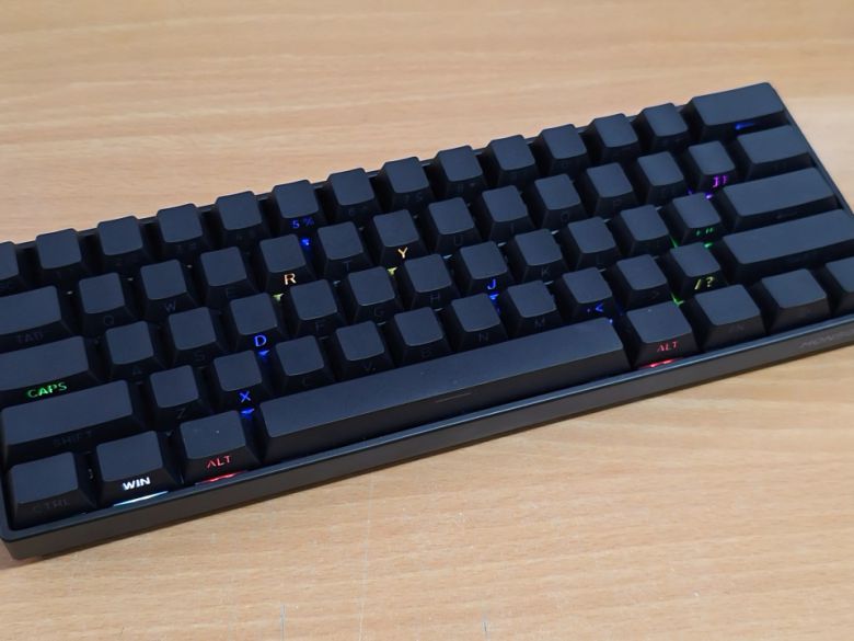 500Hz 주사율로 작동하는 RGB LED인 만큼 게임을 플레이할 때 시각 피로를 최소화한다.