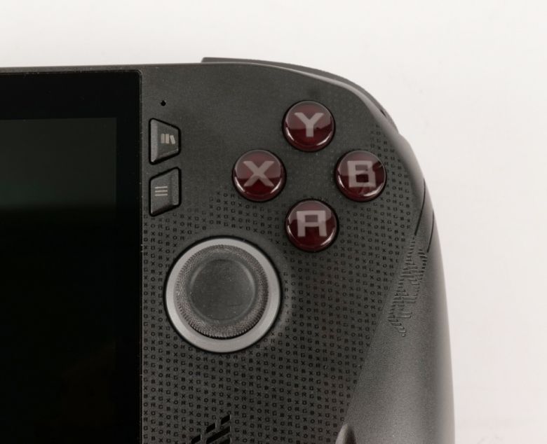 손잡이 부분이 추가됐다. 왼쪽에는 아날로그 스틱, 디지털 패드, Xbox 버튼, 명령 센터 버튼, 보기 버튼이 있다. Xbox 버튼이 눈에 띈다. 오른쪽에는 라이브러리 버튼과 메뉴 버튼 ABXY 버튼, 아날로그 스틱이 있다.