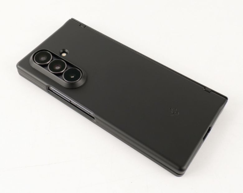 슬림하면서 딱 맞는 느낌이다.