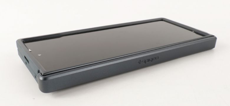 힌지 부분까지 안전하게 보호한다.