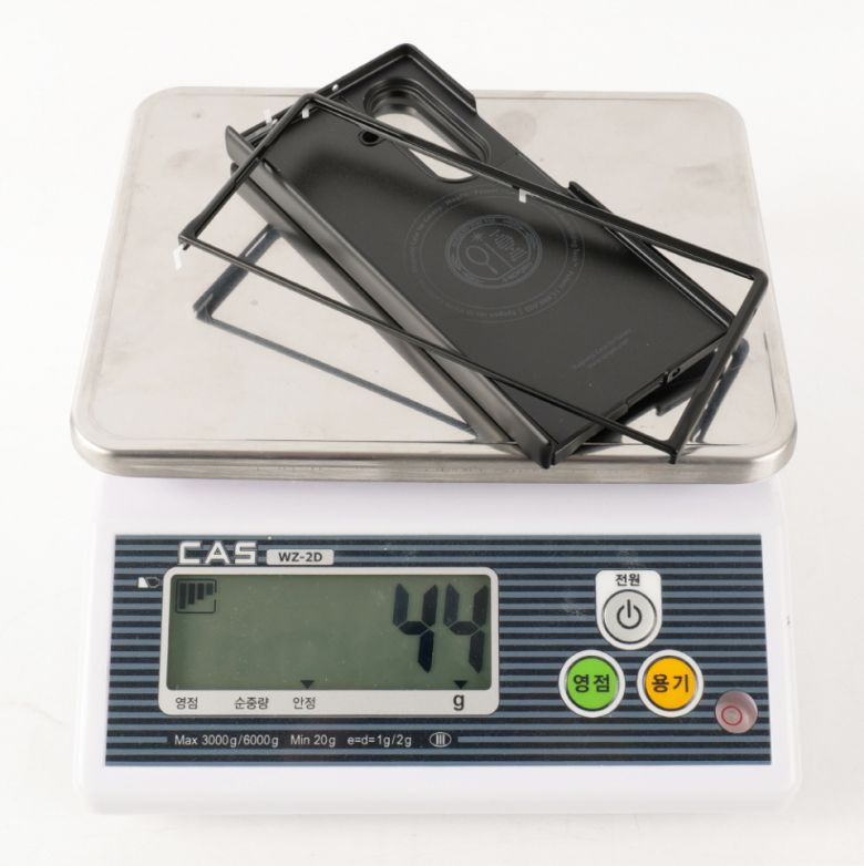 실제 측정한 무게는 44g이다.