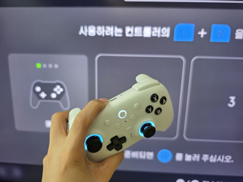 프로콘 2를 연결하는 것처럼 간단하게 페어링할 수 있었다.