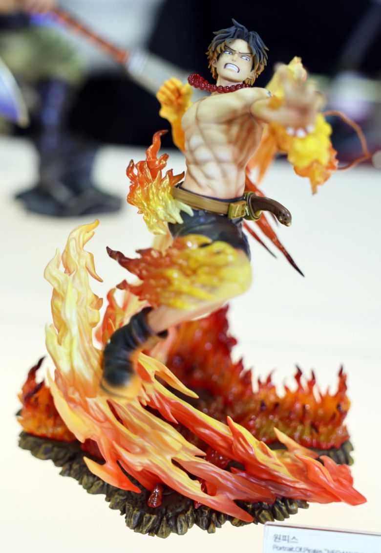원피스의 포트거스.D.에이스 피규어. (F/2.8, 노출 1/125, ISO-320)