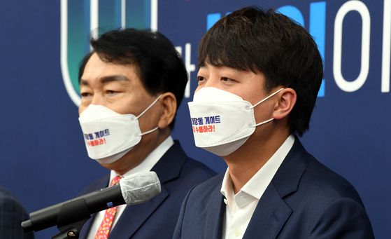 국민의힘 이준석 대표와 대선 경선 예비후보들이 지난 6일 국회에서 '이재명 대장동 게이트 특검 촉구' 기자회견을 하고 있다. 〈사진=국회사진기자단〉