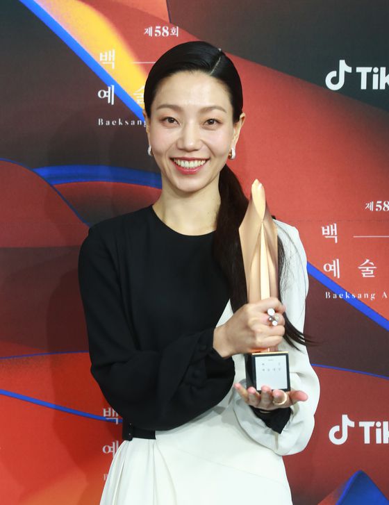 TV 부문 여자 조연상의 김신록. 사진=백상예술대상 특별취재반