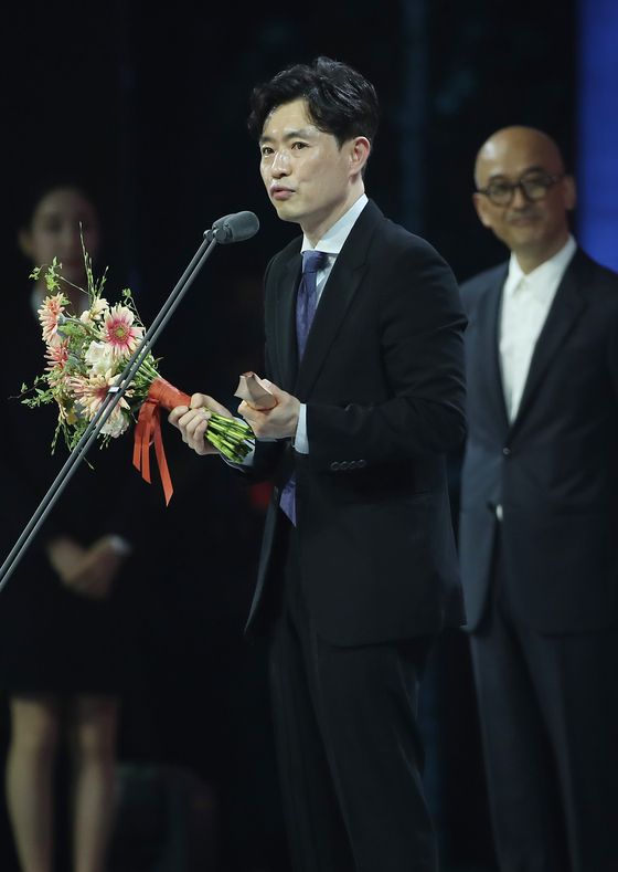 영화 '모가디슈' 류승완 감독이 제58회 백상예술대상에서 영화부문 대상을 수상했다. 〈사진=백상예술대상 특별취재단〉