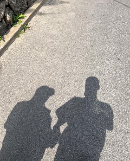 허니제이와 남편 그림자