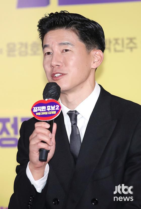 장유정 감독과 배우 라미란, 김무열, 윤경호, 서현우, 박진주가 20일 오후 서울 코엑스 메가박스에서 열린 영화 '정직한 후보2' 언론시사회에 참석해 소감을 말하고 있다.  박세완 엔터뉴스팀 기자 park.sewan@jtbc.co.kr (콘텐트비즈니스본부)