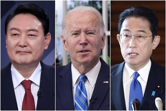 윤석열 대통령(왼쪽부터), 조 바이든 미국 대통령, 기시다 후미오 일본 총리. 〈사진=EPA 연합뉴스〉