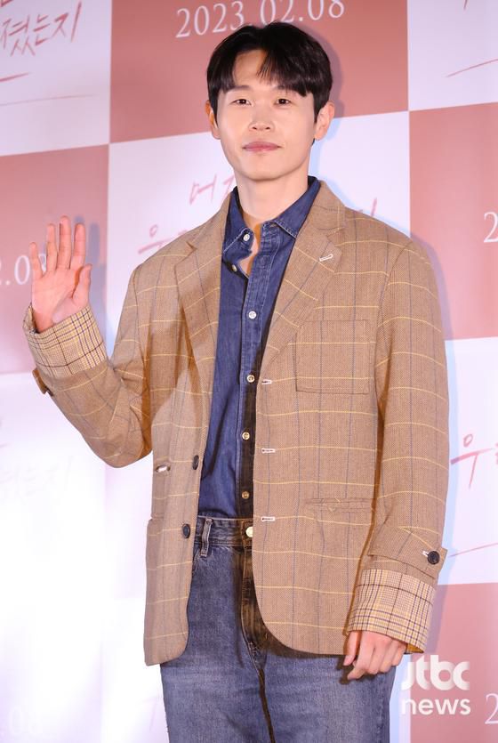 1일 오후 서울 용산구 CGV 용산아이파크몰점에서 영화 '어쩌면 우린 헤어졌는지 모른다' 제작보고회가 열렸다. 형슬우 감독과 배우 이동휘, 정다은, 강길우가 참석했다.   박세완 엔터뉴스팀 기자 park.sewan@jtbc.co.kr (콘텐트비즈니스본부)