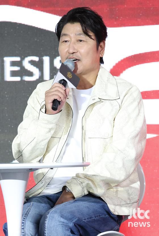 7일 오후 부산 해운대구 우동 영화의 전당에서 영화 '거미집' 오픈토크가 열렸다. 김지운 감독과 배우 송강호, 임수정, 박정수, 오정세, 전여빈, 정수정이 참석했다. 박세완 엔터뉴스팀 기자 park.sewan@jtbc.co.kr (콘텐트비즈니스본부)