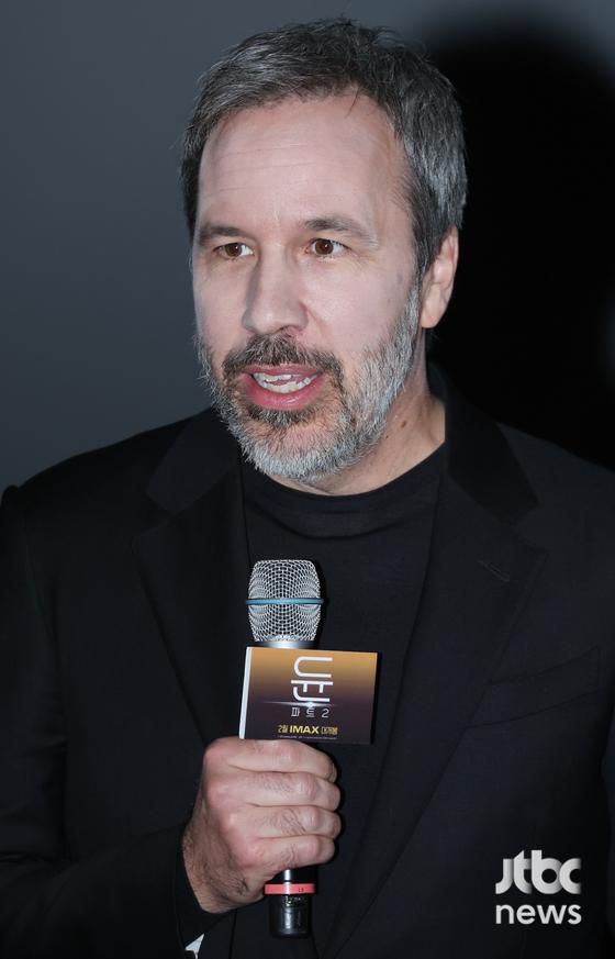 드니 빌뇌브(Denis Villeneuve) 감독이 8일 오후 서울 용산CGV에서 열린 영화 '듄: 파트2' 내한 기자회견에 참석해 포즈를 취하고 있다. 김현우 엔터뉴스팀 기자 kim.hyunwoo3@jtbc.co.kr (콘텐트비즈니스본부)