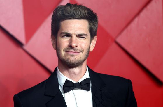 epa11011204 American actor Andrew Garfield attends the Fashion Awards 2023 at the Royal Albert Hall in London, Britain, 04 December 2023. EPA/NEIL HALL 〈저작권자(c) 연합뉴스, 무단 전재-재배포 금지〉