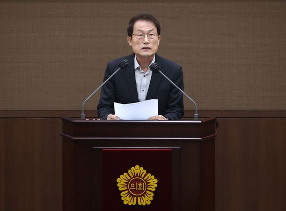 조희연 서울시교육감이 지난달 25일 오후 서울시의회에서 '서울학생인권 조례 폐지조례안 재의의 건'과 관련해 발언하고 있다.