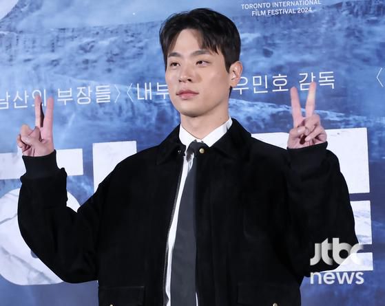 27일 오전 서울 CGV용산아이파크몰점에서 영화 '하얼빈' 제작보고회가 열렸다. 우민호 감독, 배우 현빈, 박정민, 조우진, 전여빈, 박훈, 유재명, 이동욱이 참석했다. 박세완 엔터뉴스팀 기자 park.sewan@jtbc.co.kr (콘텐트비즈니스본부)