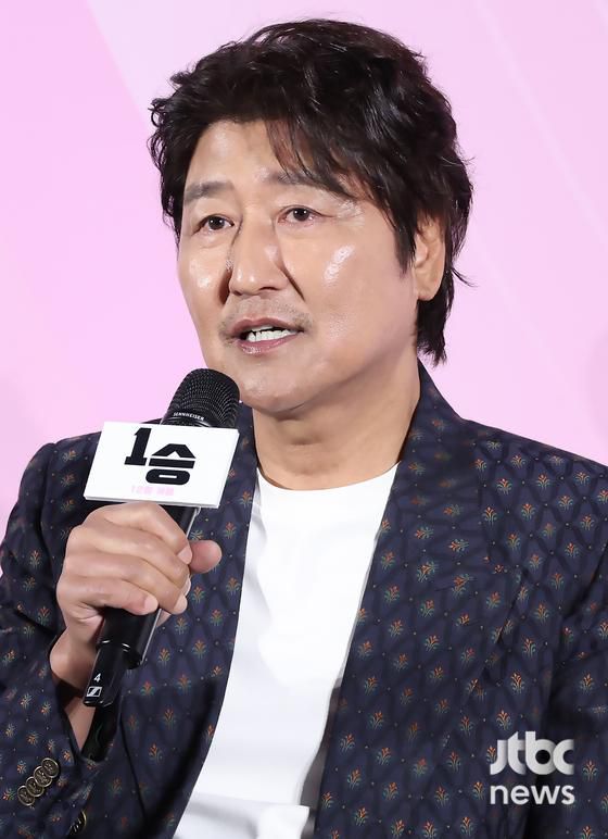 28일 오전 서울 CGV용산아이파크몰점에서 영화 '1승' 제작보고회가 열렸다. 신연식 감독, 배우 송강호, 박정민, 장윤주가 참석했다. 박세완 엔터뉴스팀 기자 park.sewan@jtbc.co.kr (콘텐트비즈니스본부)