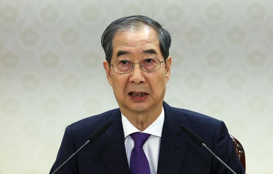 한덕수 대통령 권한대행 국무총리가 1일 서울 종로구 정부서울청사에서 열린 안보관계장관회의에서 발언하고 있다. 〈사진=대통령실통신사진기자단〉