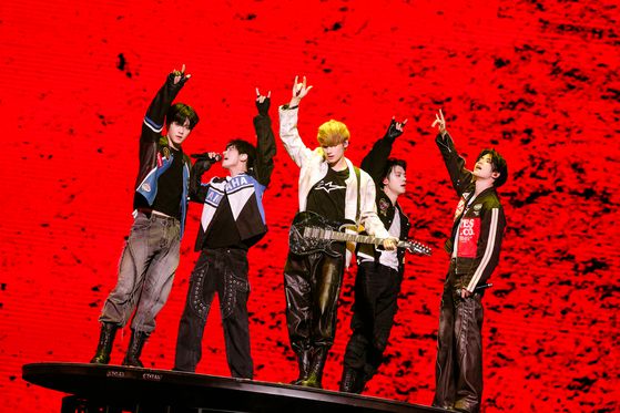 투모로우바이투게더