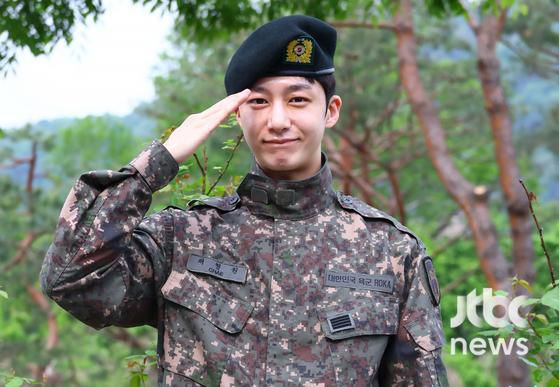 그룹 몬스타엑스 형원이 13일 오전 경기도 가평군 조종면 육군 수도기계화보병사단에서 만기 전역했다. 박세완 엔터뉴스팀 기자 park.sewan@jtbc.co.kr