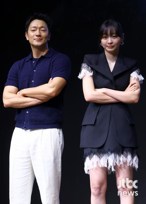 14일 오전 서울 JW 메리어트 동대문 스퀘어에서 디즈니+ '나인 퍼즐' 제작발표회가 열렸다. 윤종빈 감독과 배우 김다미, 손석구, 김성균, 현봉식이 참석했다. 박세완 엔터뉴스팀 기자 park.sewan@jtbc.co.kr