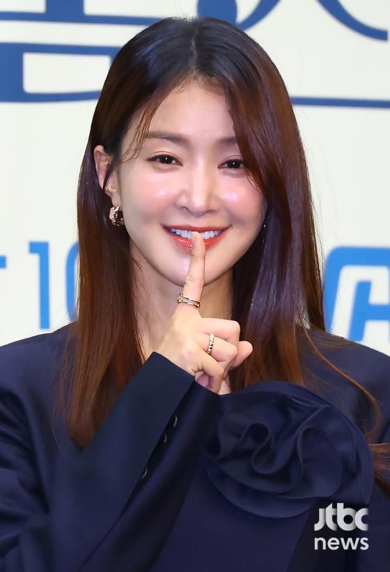 16일 오후 서울 스탠포드호텔에서 ENA 월화 드라마 '살롱 드 홈즈' 제작발표회가 열렸다. 민진기 연출, 배우 이시영, 정영주, 김다솜, 남기애가 참석했다. 박세완 엔터뉴스팀 기자 park.sewan@jtbc.co.kr