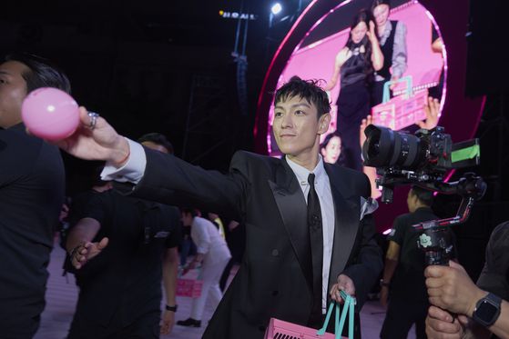 '오징어 게임' 시즌3 팬 이벤트 행사에 참석한 최승현(탑). 사진=넷플릭스