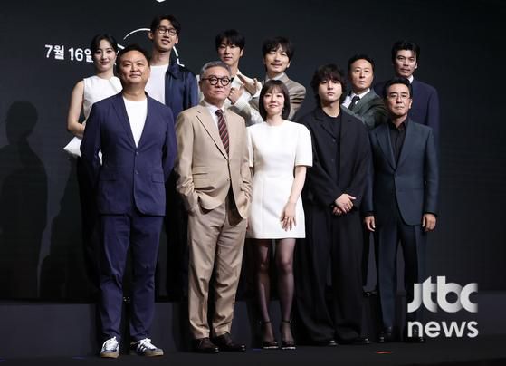 8일 오전 서울 콘래드 호텔에서 디즈니+의 오리지널 시리즈 '파인: 촌뜨기들' 제작발표회가 열렸다. 강윤성 감독, 배우 류승룡, 양세종, 임수정, 김의성, 김성오, 김종수, 이동휘, 정윤호, 이상진, 김민이 참석했다. 박세완 엔터뉴스팀 기자 park.sewan@jtbc.co.kr