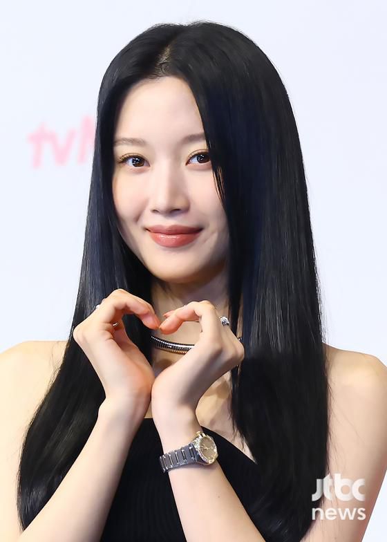 1일 오후 서울 구로구 더링크호텔에서 tvN 새 토일 드라마 '서초동' 제작발표회가 열렸다. 박승우 연출, 배우 이종석, 문가영, 강유석, 류혜영, 임성재가 참석했다. 박세완 엔터뉴스팀 기자 park.sewan@jtbc.co.kr