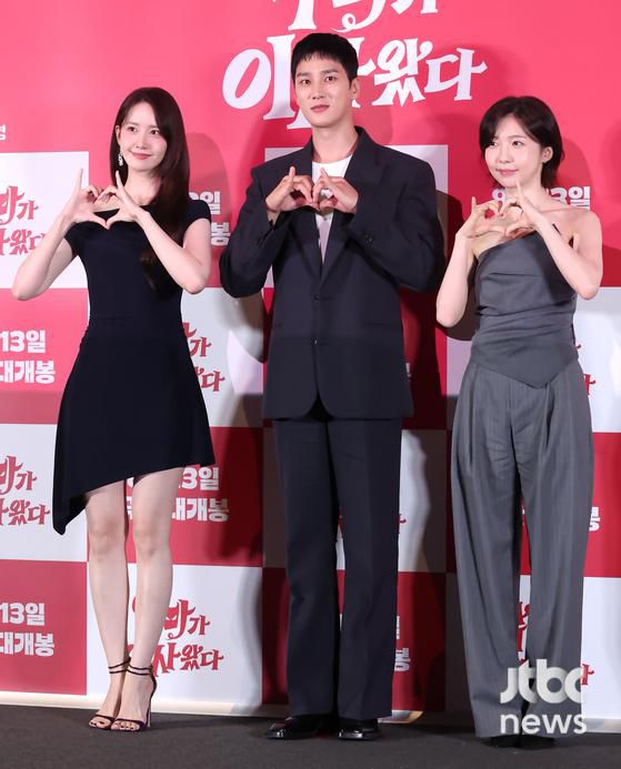 6일 오후 서울 용산CGV 아이파크몰에서 영화 '악마가 이사왔다' 언론시사회가 열렸다. 이상근 감독과 배우 임윤아, 안보현, 주현영이 참석했다. 박세완 엔터뉴스팀 기자 park.sewan@jtbc.co.kr