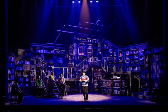 뮤지컬 '아몬드' 무대. 라이브(주) 제공.