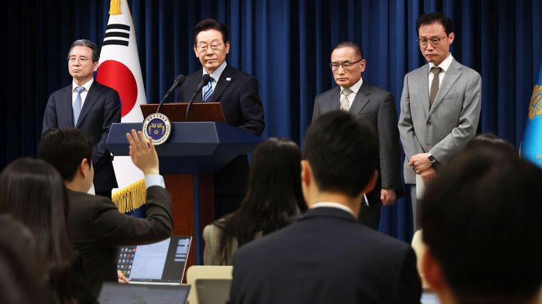 해당 영상은 JTBC 홈페이지에서 확인하실 수 있습니다.